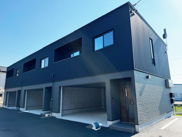 愛知県岩倉市の新築賃貸ガレージハウス「HC-G Iwakura」B棟外観デザイン