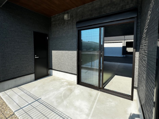 愛知県岩倉市の新築賃貸ガレージハウス「HC-G Iwakura」B棟ポーチ