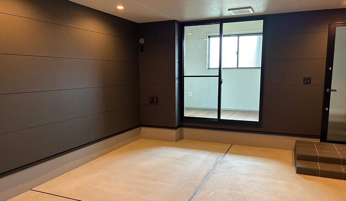 愛知県あま市の新築賃貸ガレージハウス/ビルトインガレージ付きメゾネット賃貸アパート「G+COLOR木田」B棟ガレージ写真