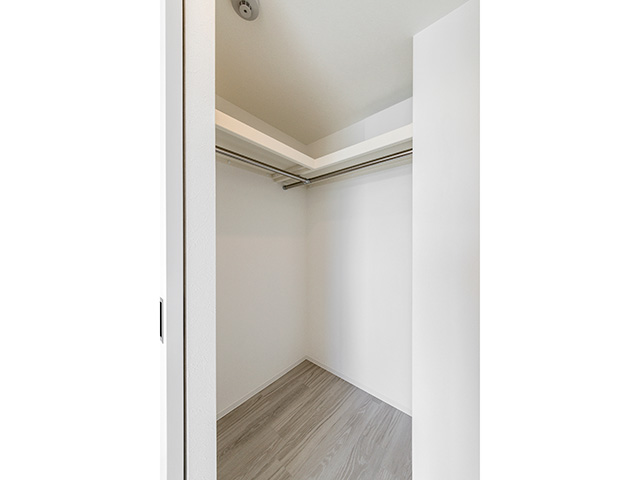 名古屋市瑞穂区弥富通の新築賃貸マンション「BLESTON COURT MIZUHOUNDOJOHIGASHI」ウォークインクローゼット