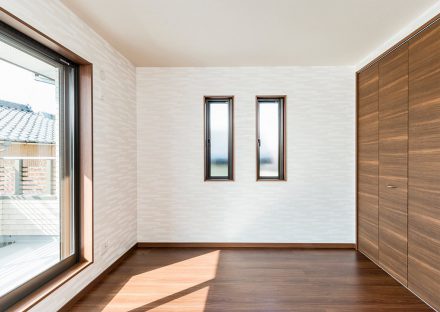 愛知県春日井市の注文住宅のクローゼット付洋室