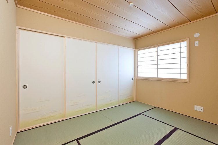 名古屋市緑区の注文住宅のやわらかい襖模様が落ち着く和室