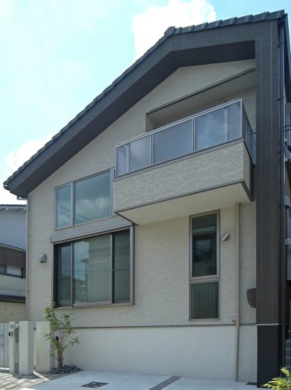 愛知県豊田市の注文住宅の瓦屋根のある外観