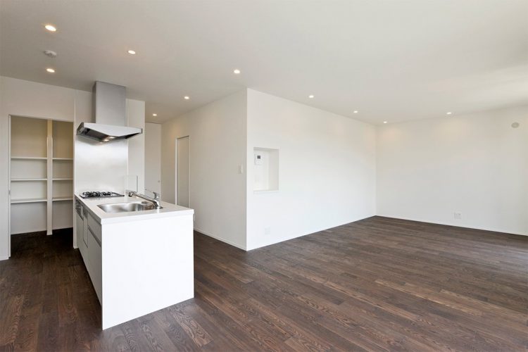 名古屋市守山区の注文住宅の雰囲気のある床材がお客さまの個性を表すLDK