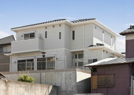 名古屋市千種区のバルコニーの付いた2階建て注文住宅外観デザイン