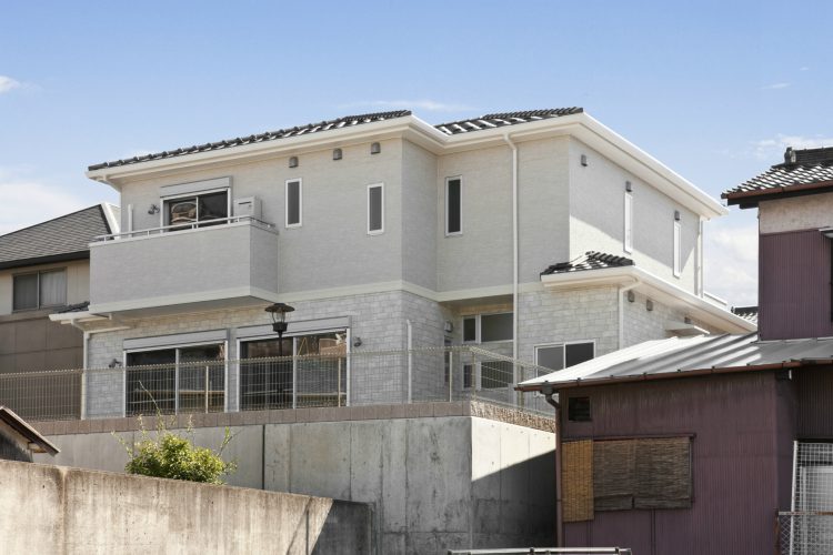 名古屋市千種区のバルコニーの付いた2階建て注文住宅外観デザイン