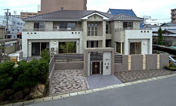 愛知県豊田市の注文住宅　重厚感のある外観デザイン