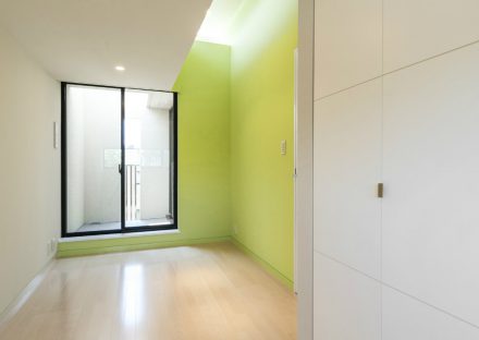 名古屋市瑞穂区の注文住宅の緑色がアクセントカラーの子ども部屋