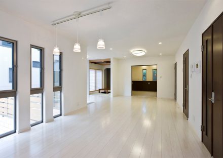 名古屋市東区の注文住宅の照明がおしゃれなスタイリッシュなLDK