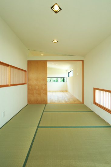 名古屋市守山区の注文住宅のライトがモダンなおしゃれな和室の写真