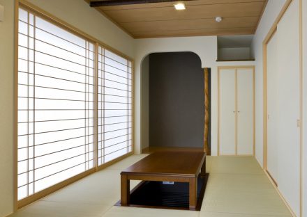 名古屋市東区の注文住宅の天井、床の間、障子とデザインにこだわった和室