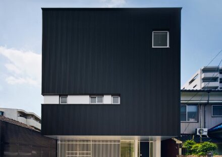 名古屋市千種区の鉄骨造3階建てデザイン注文住宅の正面外観