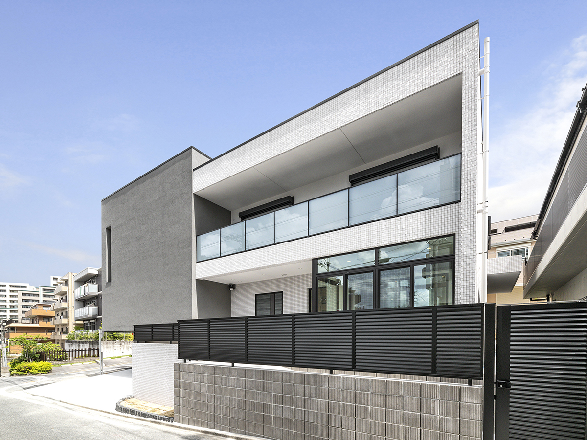 名古屋市昭和区の注文住宅のモダンでスタイリッシュな外観デザインの新築写真