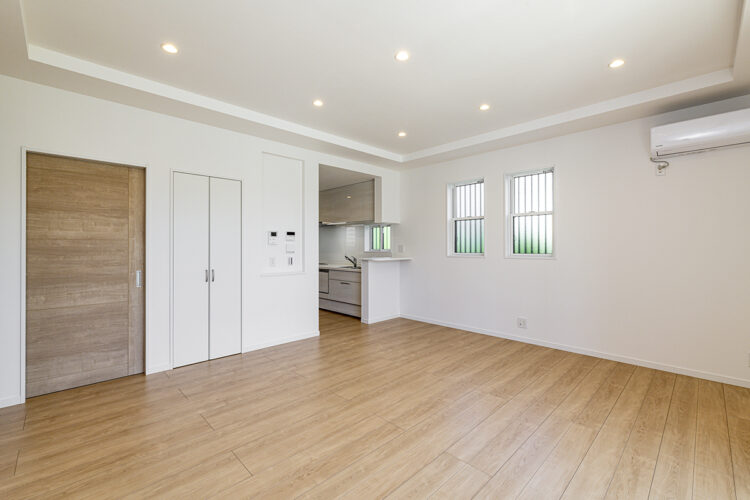 愛知県日進市の注文住宅のダイニングと繋がるキッチン