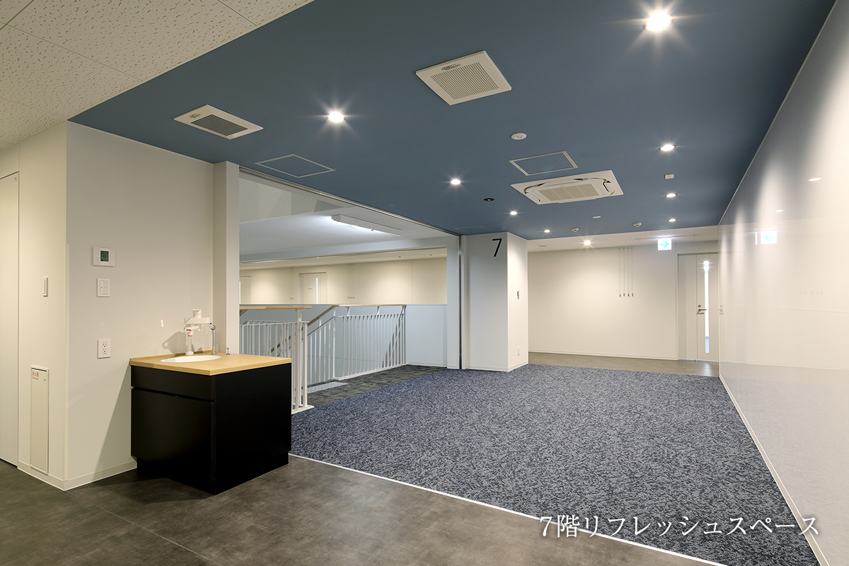 名古屋大学EI創発工学館：7階リフレッシュスペース