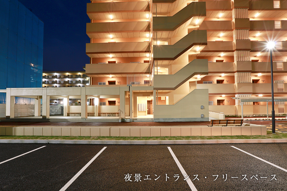 愛知県営鳴海住宅:夜景エントランス・フリースペース